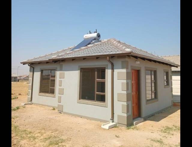 2 BEDROOM HOUSE FOR SALE IN CRYSTAL PARK